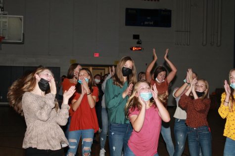Jr. High Celebrates Spirit Week with Dance